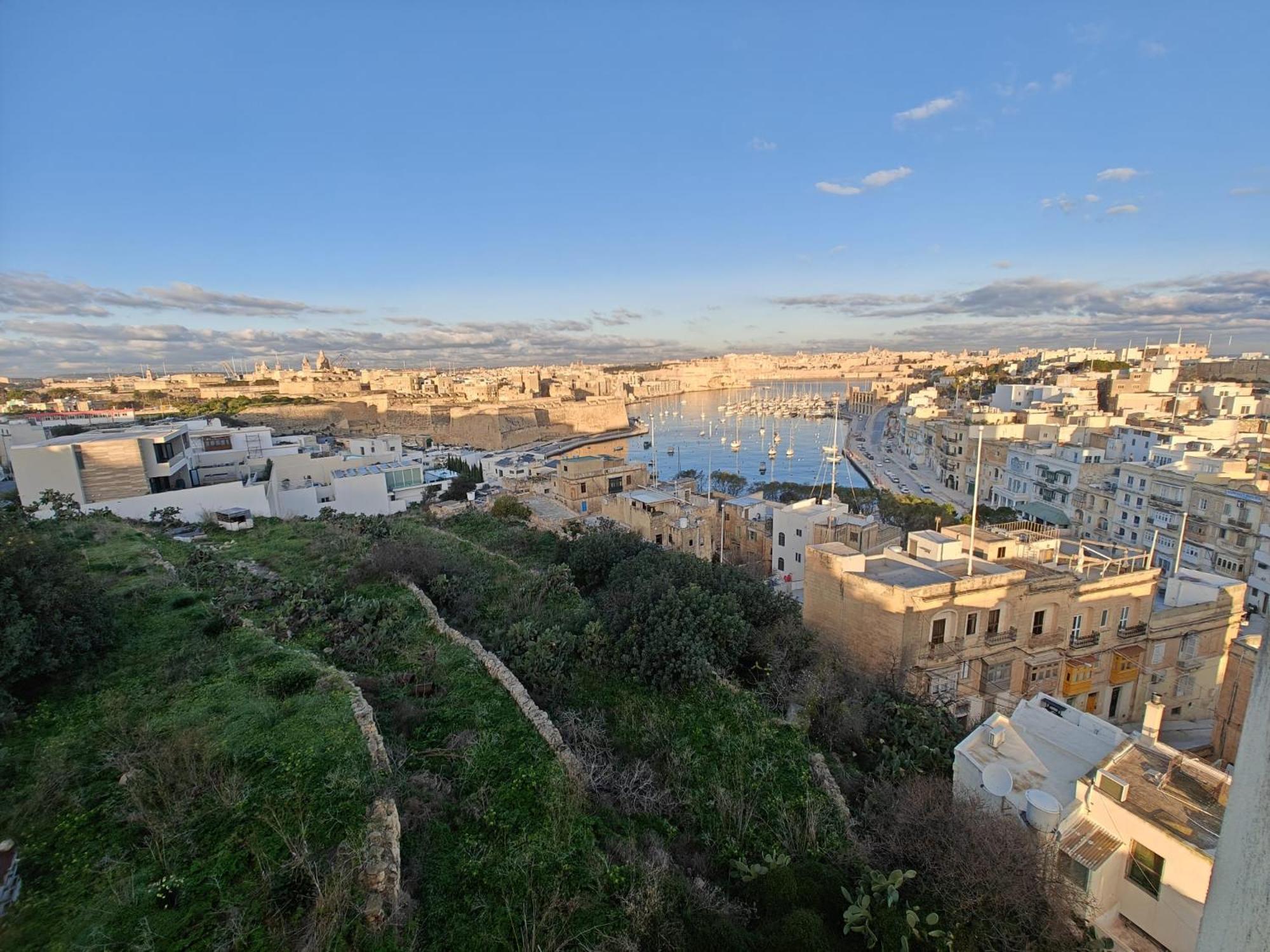 Querencia - Feel At Kalkara