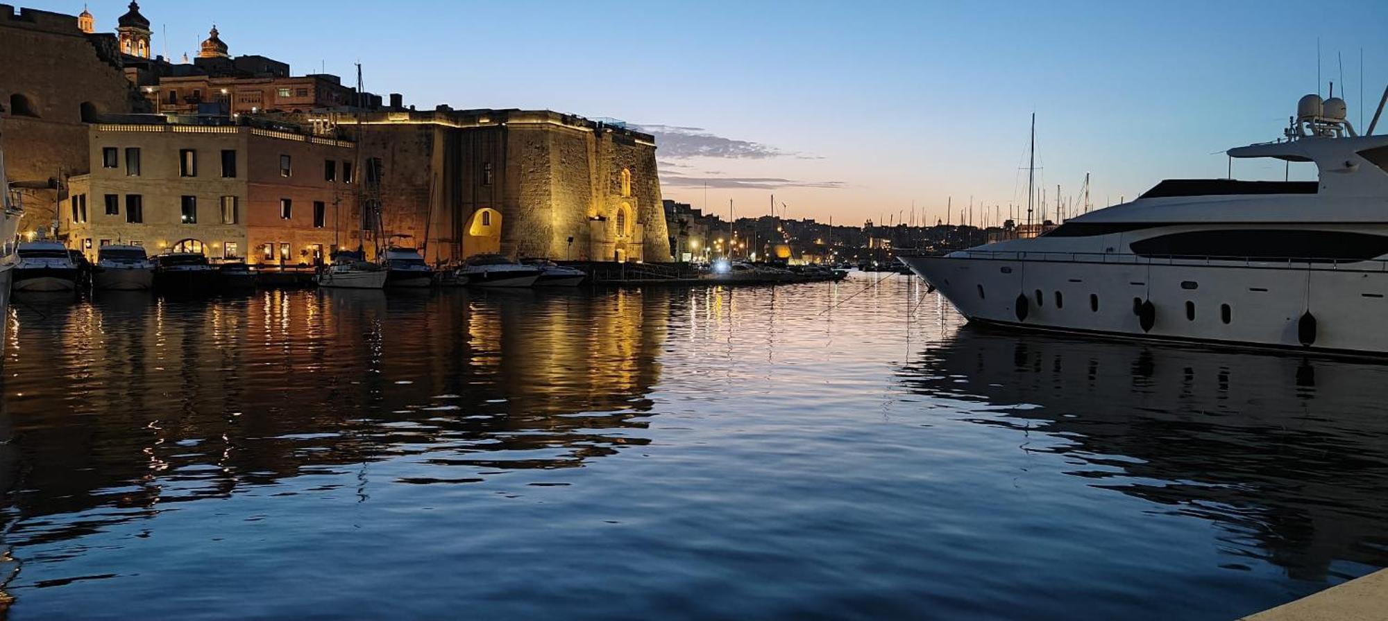Querencia - Feel At Kalkara